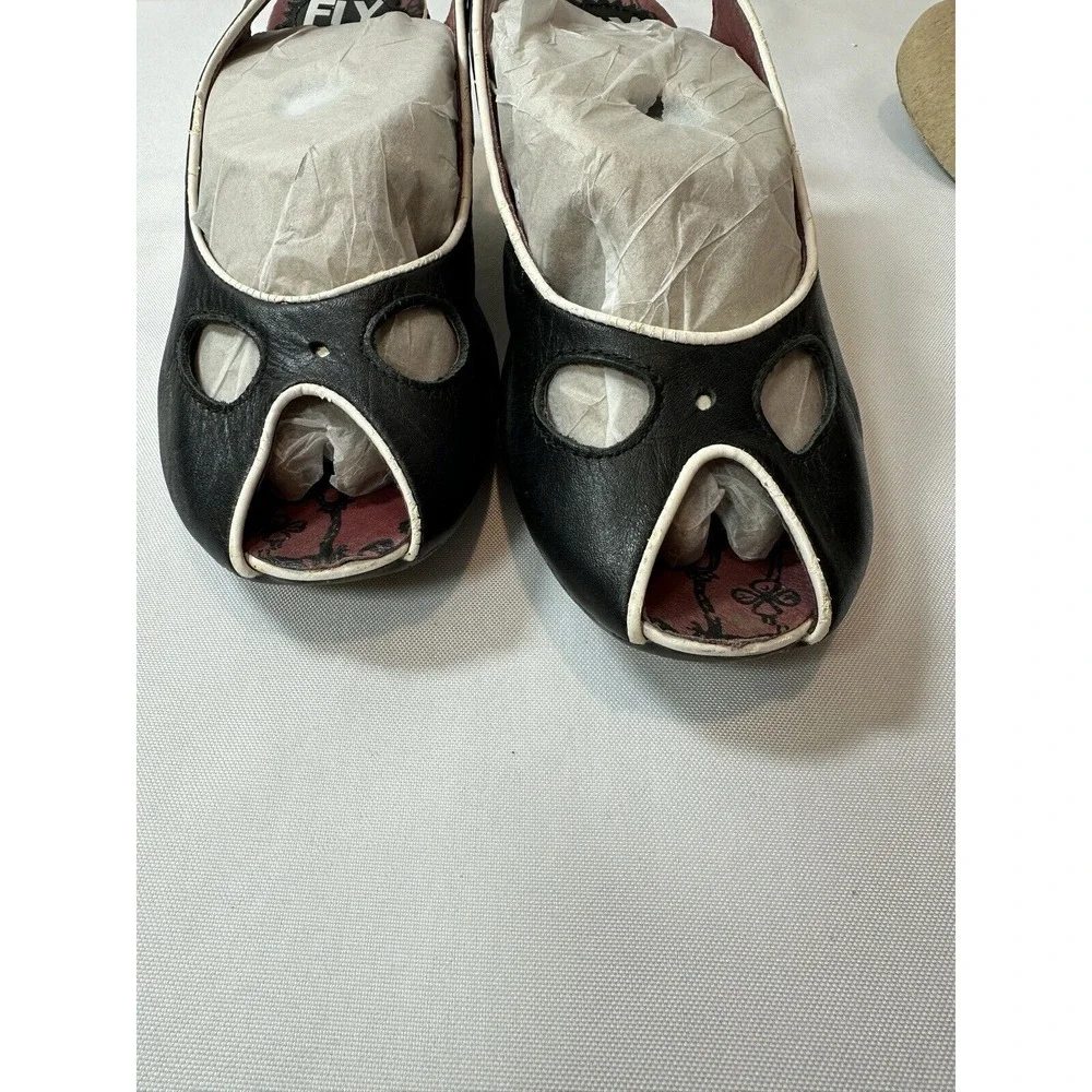 Fly London Women's Size EU 39 US 8-8.5 Us Leather Peep Toe Black & Cream Heels